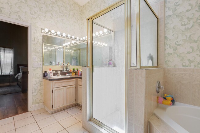 Building Photo - 1583 Applewood Way