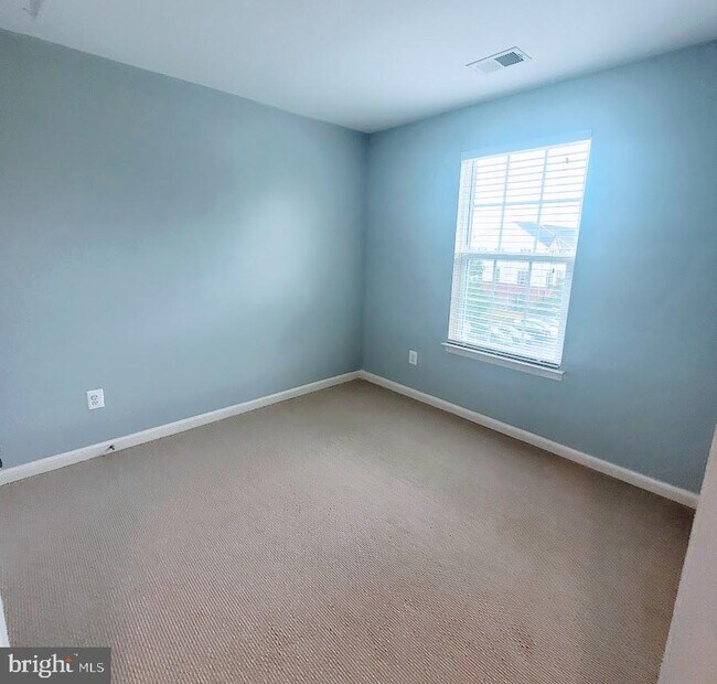 Building Photo - 45954 Iron Oak Terrace