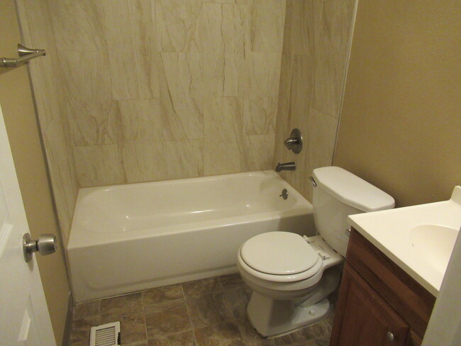 Building Photo - 2902 Garland Terrace