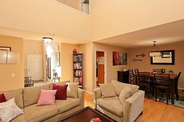 Building Photo - 5587 Makati Cir