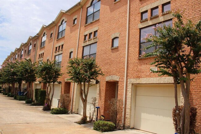 Primary Photo - 7650 Springhill St