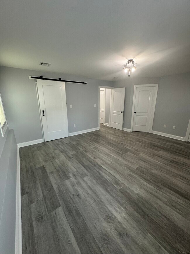 Building Photo - 44 Oxford St