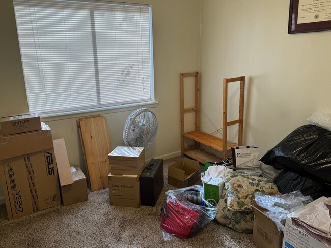 Building Photo - SUBLEASE AVAILABLE DECEMBER 1st Cute 2 bed...