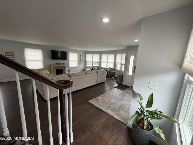 Building Photo - 41 Brookwillow Ave