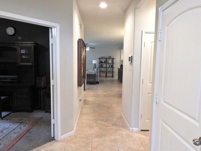 Building Photo - 2705 Osprey Ln