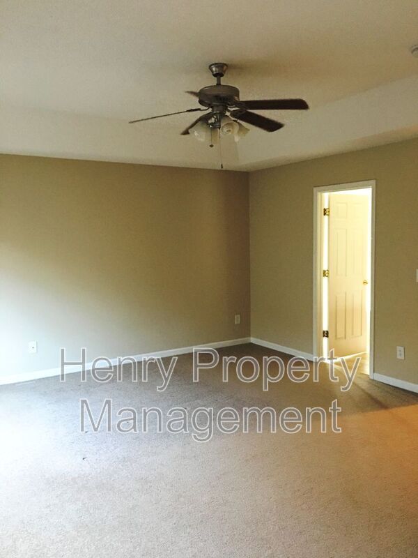 Building Photo - 125 Kellerhis Dr