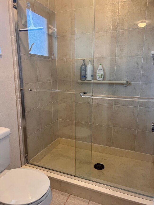 Building Photo - 2bd/2ba Townhome