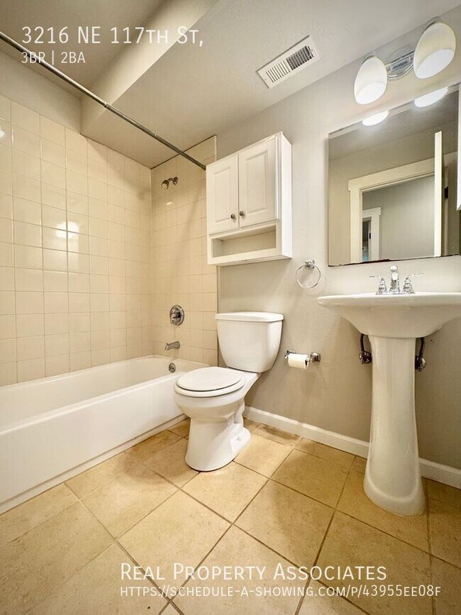 Building Photo - Beautiful Home on Thorton Creek