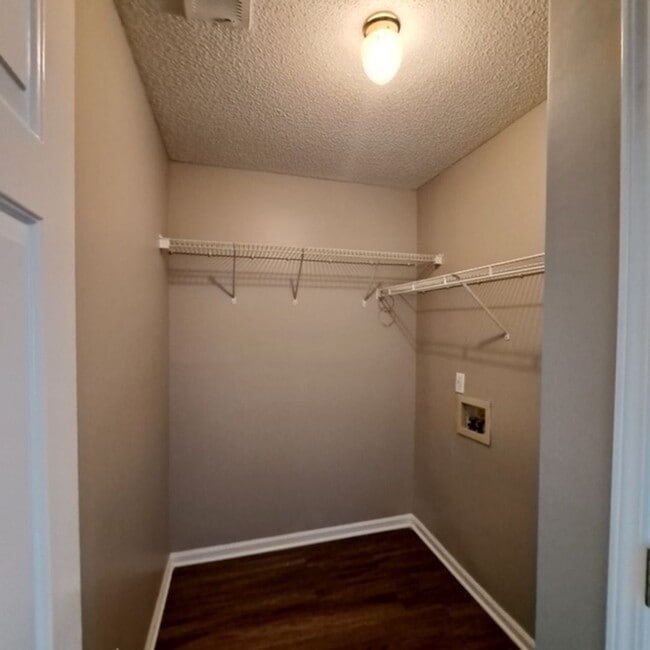 Building Photo - 9152 Bellehurst Cove