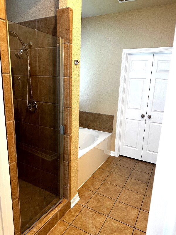Building Photo - 3052 Pine Valley Dr