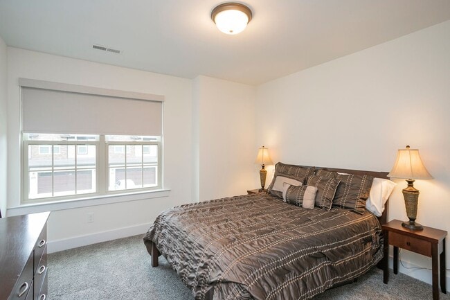 Building Photo - 3337 Alta Ln