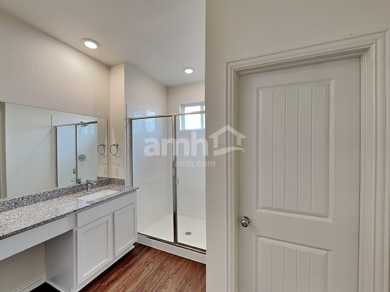 Building Photo - 2717 Deerfield Creek