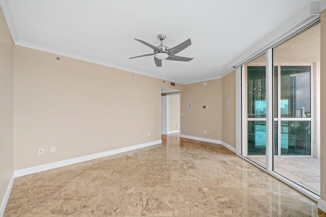 Building Photo - 101 S Fort Lauderdale Beach Blvd