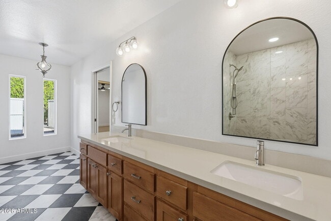 Building Photo - 6615 E Phelps Rd