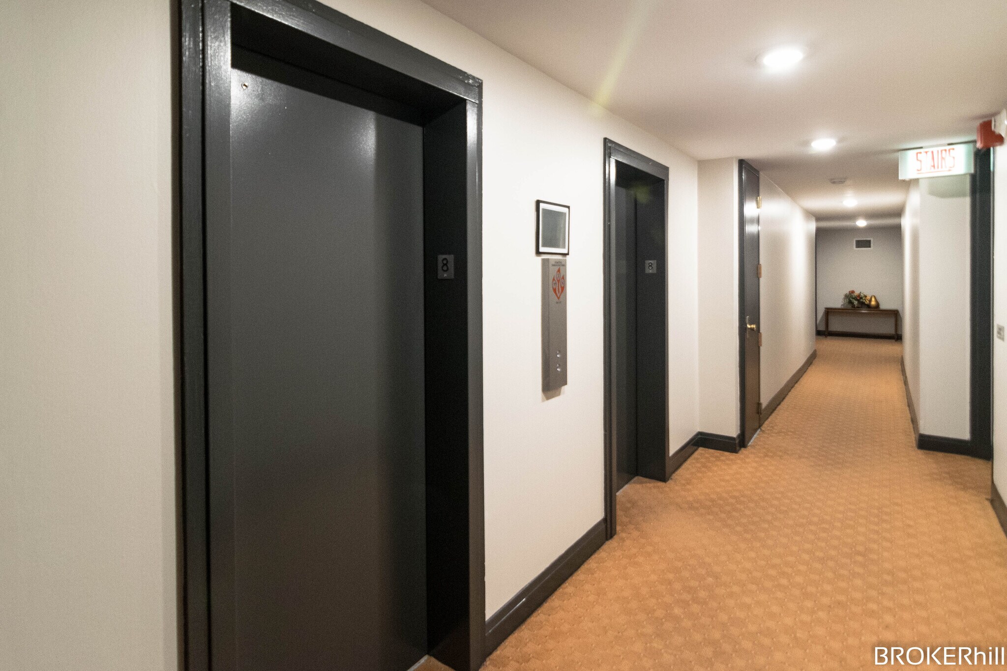 Elevator - 1340 N Dearborn St