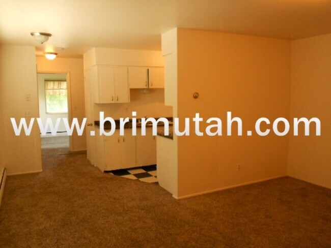 Building Photo - 243 S 600 E