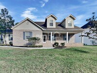 Building Photo - 8440 Lawnpark Dr