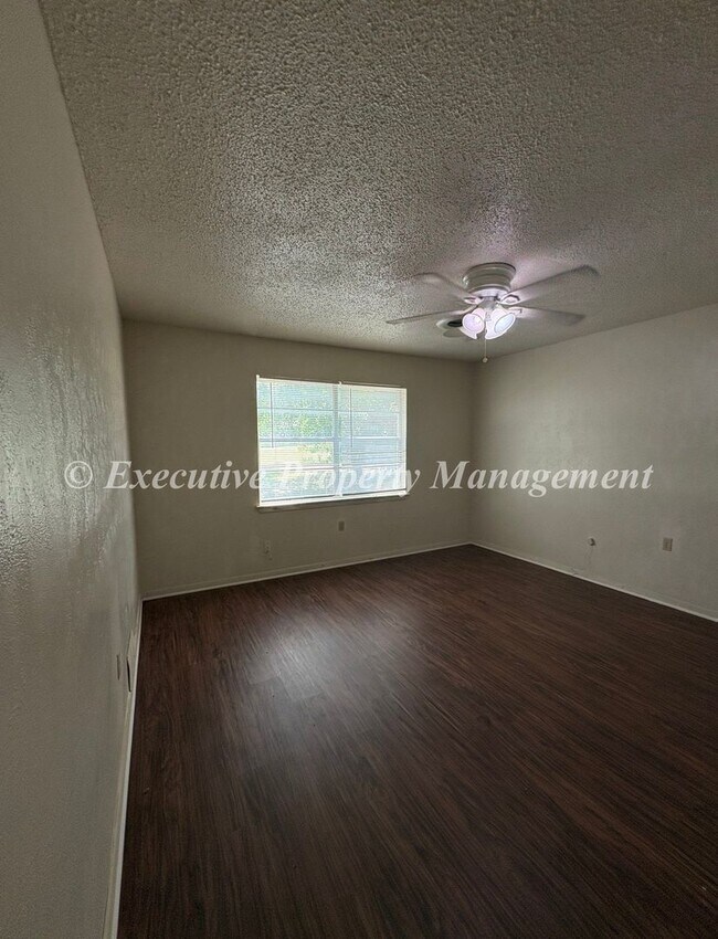 Building Photo - 7544 FM 2657