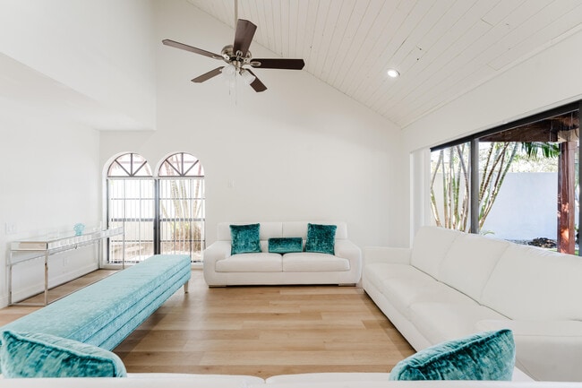 Building Photo - 665 Jeffery St