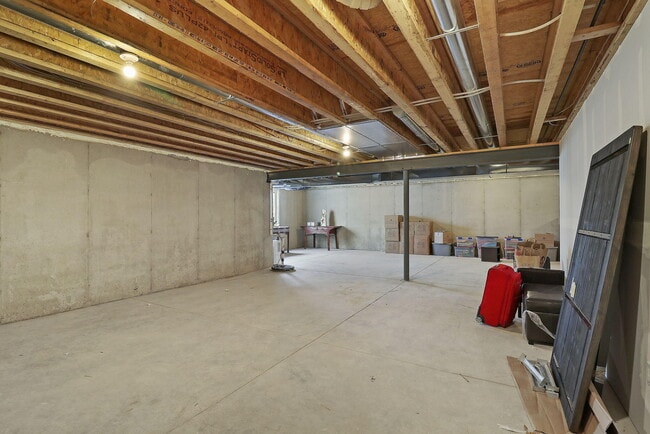 Building Photo - 4706 S Cottage Ln