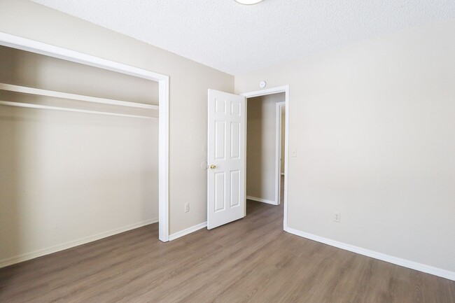 Building Photo - 3 Bed | 1 Bath in East Tulsa!