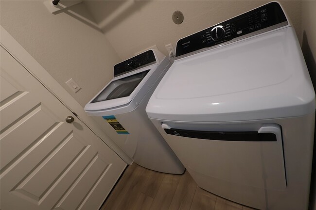 Building Photo - 8579 Blueberry Ash St