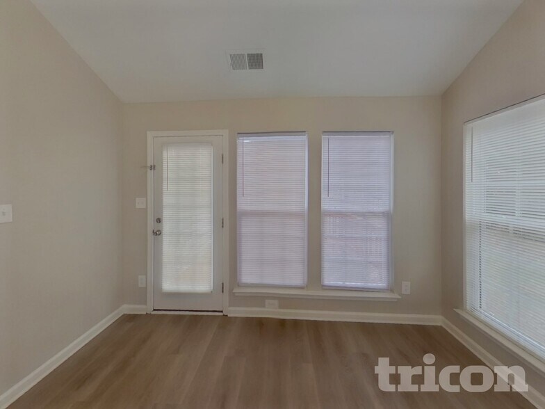 Building Photo - 5136 Sunburst Ln