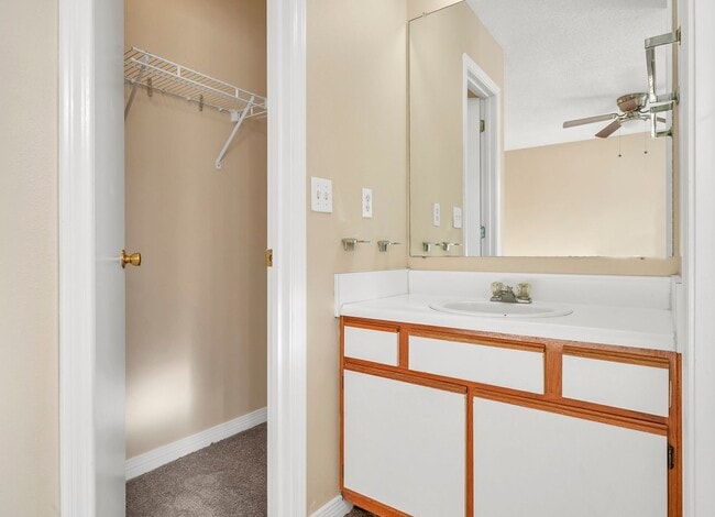 Building Photo - FWB Townhome