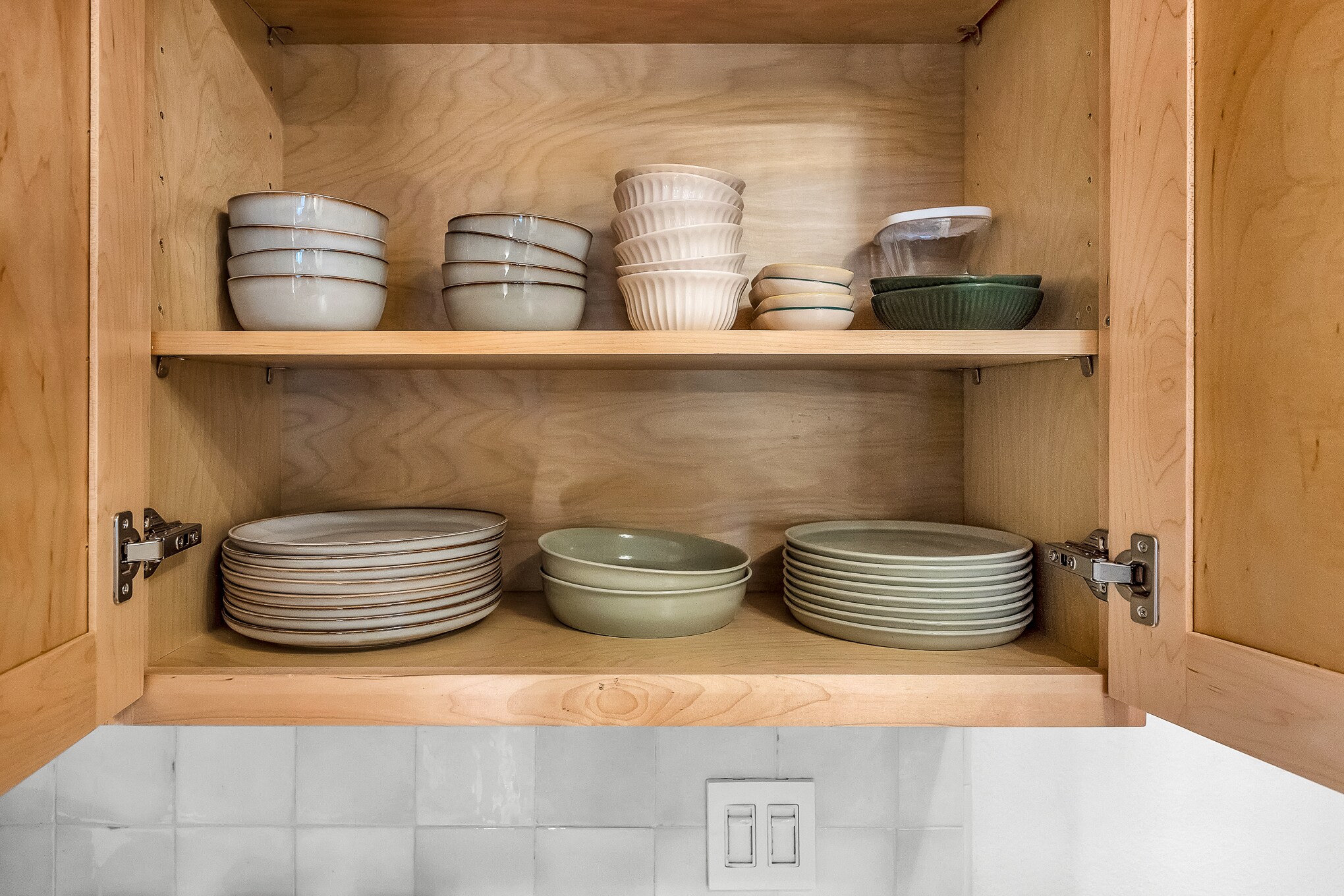 Equipped with dishes - 3640 Cardiff Ave