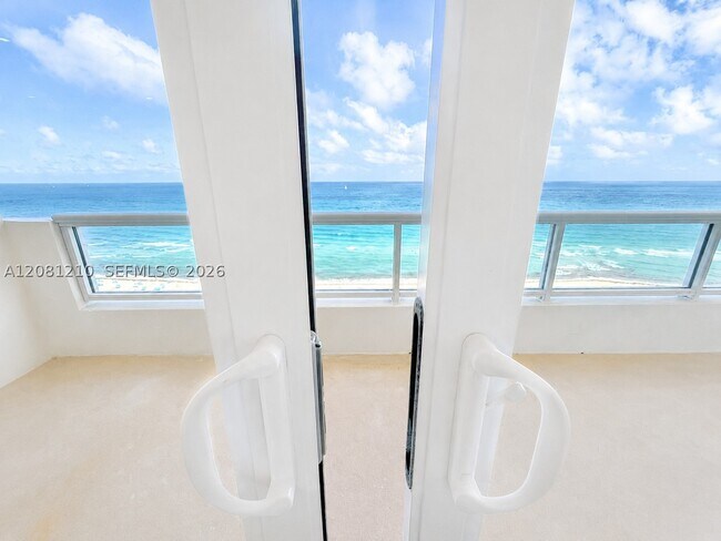 Building Photo - 5601 Collins Ave