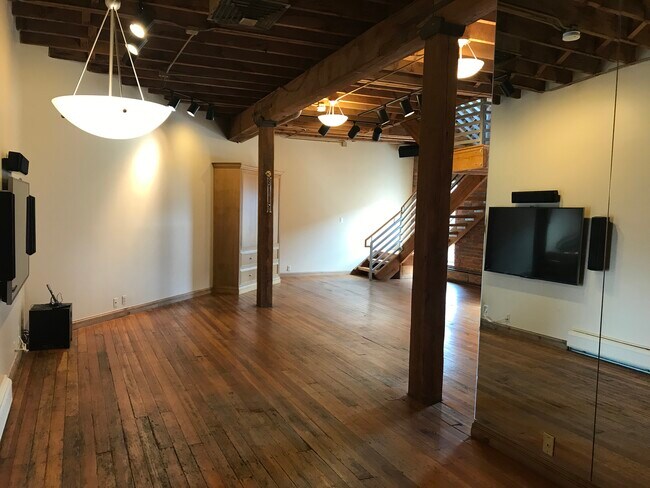 Building Photo - 1600 Wynkoop St