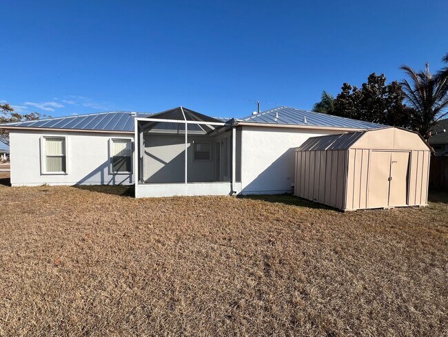 Building Photo - 3 Bedroom 2 Bath in Torino