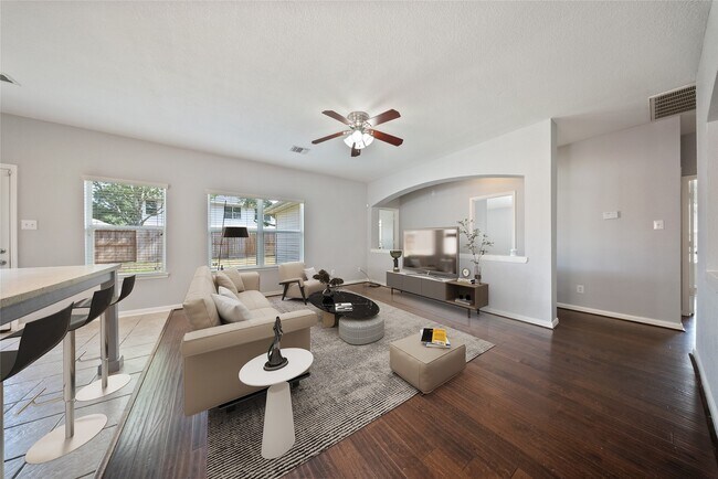 Building Photo - 2219 Rocky Hollow Ln