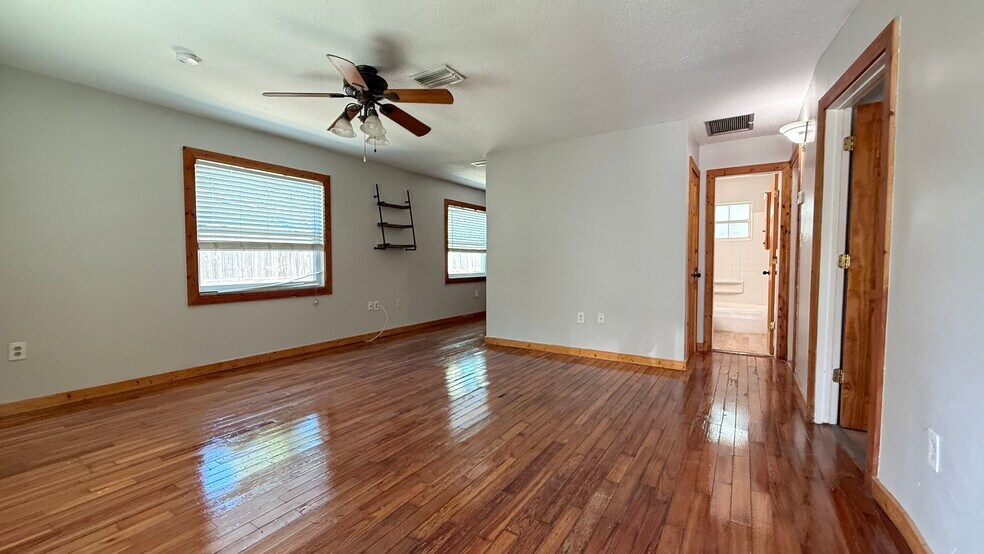 Building Photo - 4911 23rd St W