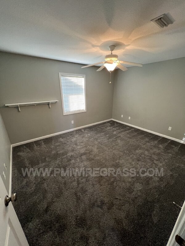 Building Photo - 267 Maree Dr