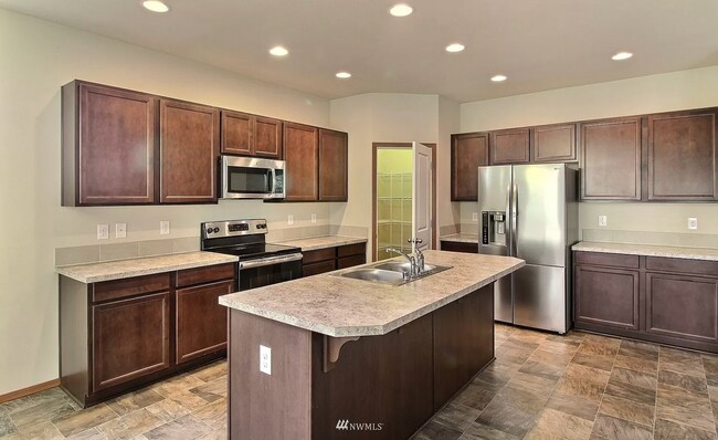 Kitchen - 596 NE Nantucket St