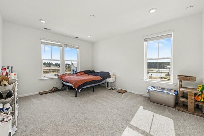 Building Photo - 801 Recess Pt Dr