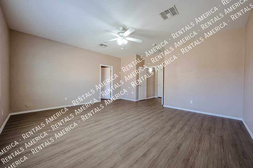 Building Photo - 876 E Riviera Pl