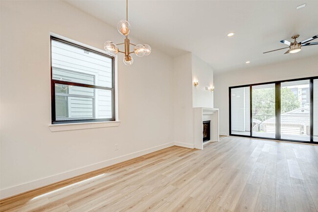 Building Photo - 3503 Anita St