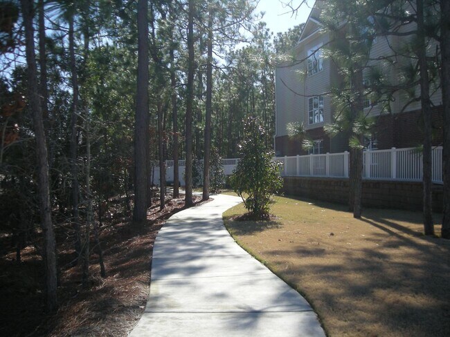 Building Photo - 2808 Bloomfield Ln