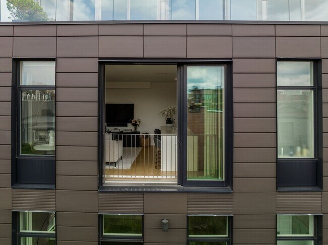 Building Photo - 7 E Springfield St