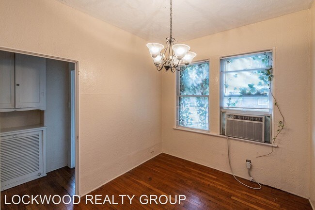 Building Photo - 329 W Huisache Ave