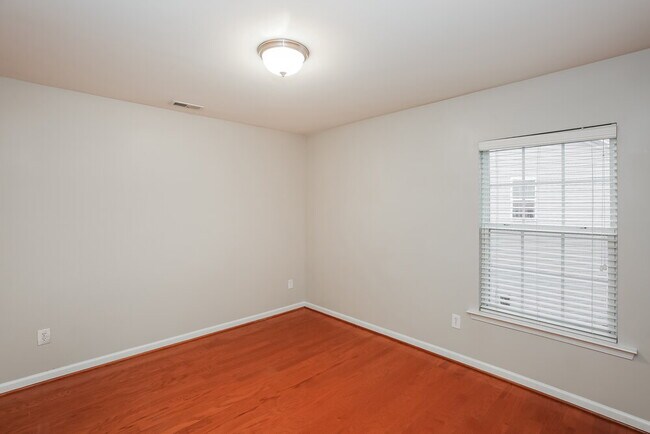 Building Photo - 4004 Houldsworth Dr