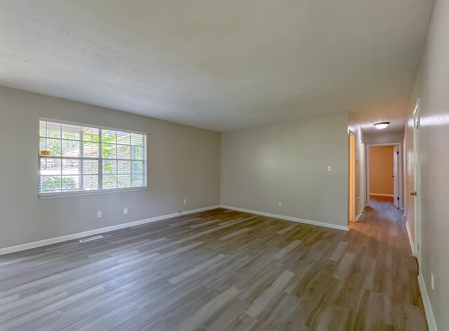 Building Photo - 1726 Hartsfield Rd