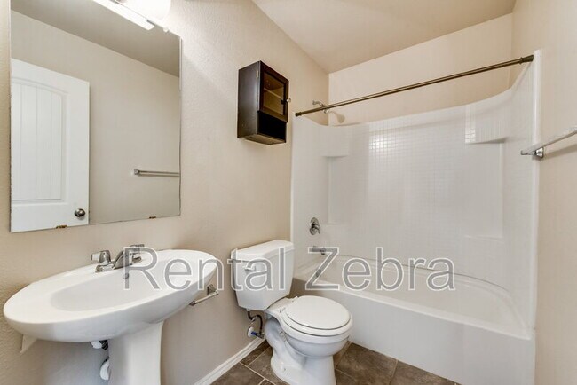 Building Photo - 3016 Wakecrest Dr