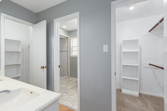 Building Photo - 5502 Forest Timbers Dr