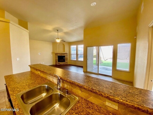 Building Photo - 14277 Desert Sky Dr