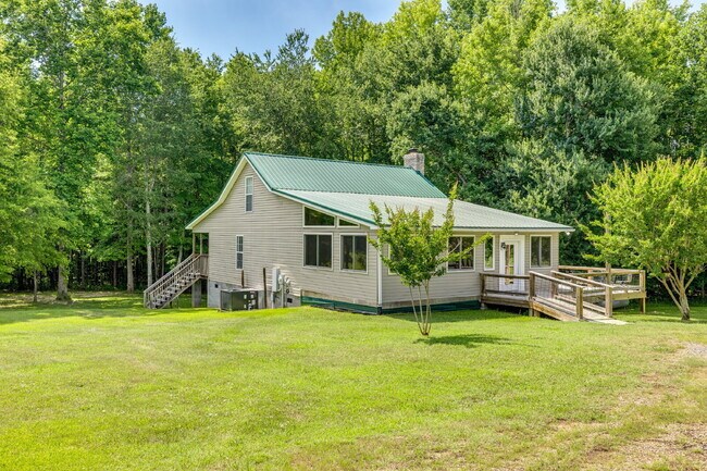 Building Photo - "Charming 2-Bedroom Furnished Retreat with Spacious Layout and 2.5 Baths in York, SC!"