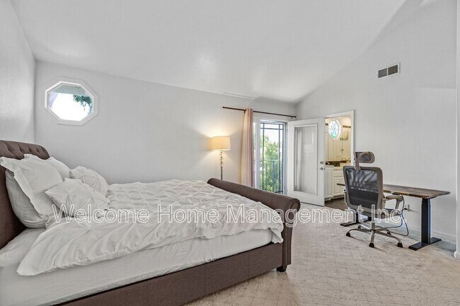 Building Photo - 5246 Hebrides Ct