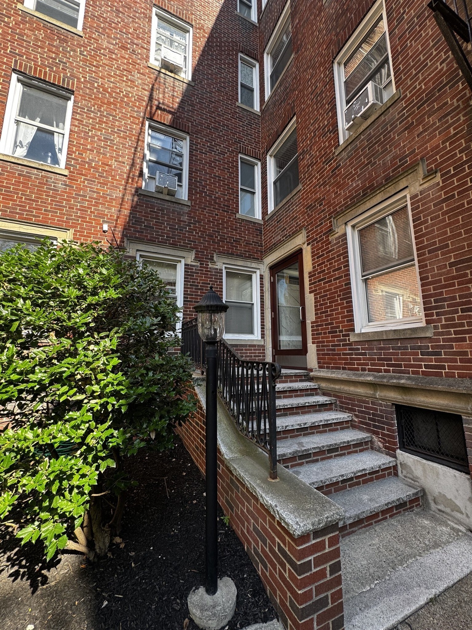 Building Photo - 6 Agassiz St